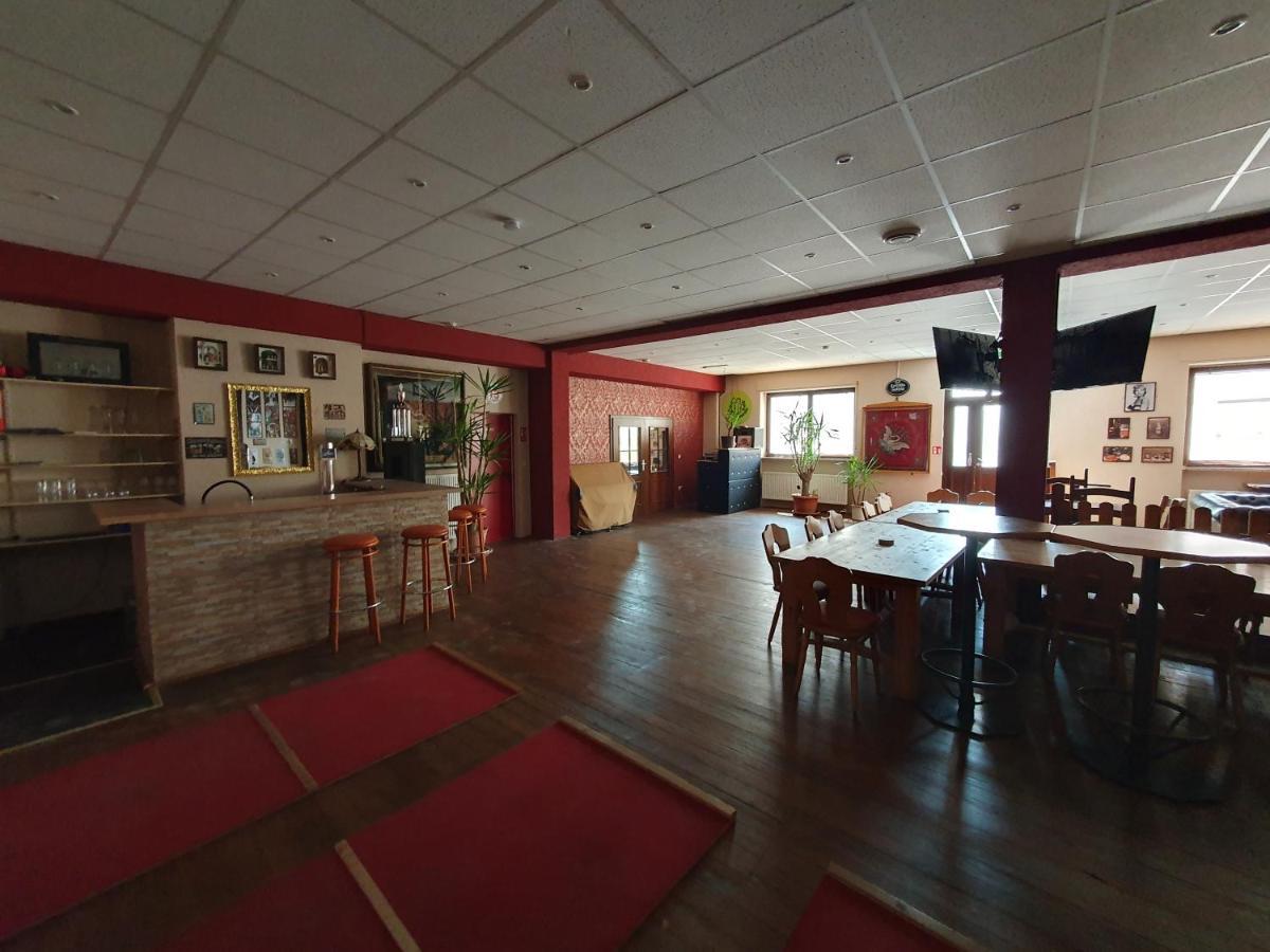 Отель Restaurant & Gasthaus '44 Forty Four Нойвид Экстерьер фото